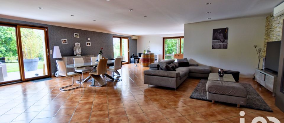 Traditional house 9 rooms of 255 m² in Guigneville-sur-Essonne (91590)