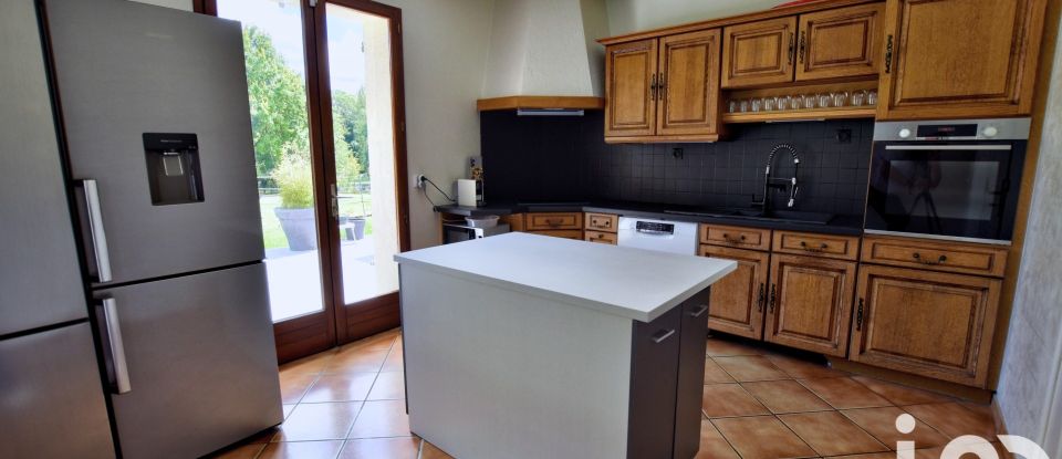 Traditional house 9 rooms of 255 m² in Guigneville-sur-Essonne (91590)