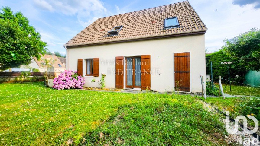 House 5 rooms of 111 m² in Moissy-Cramayel (77550)