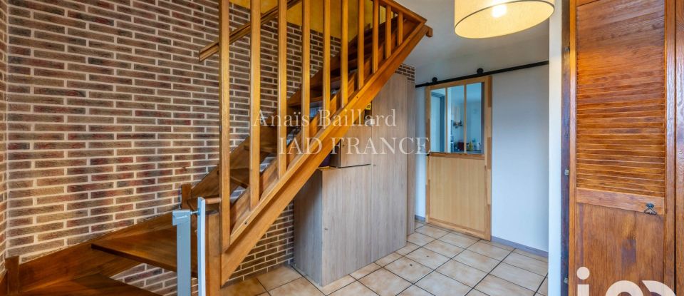 House 5 rooms of 111 m² in Moissy-Cramayel (77550)