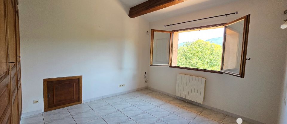 Traditional house 4 rooms of 130 m² in Gonfaron (83590)