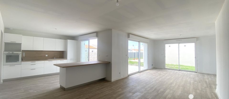 Maison 4 pièces de 114 m² à Saint-Sulpice-de-Royan (17200)