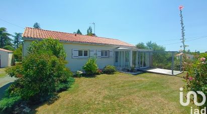 House 6 rooms of 135 m² in Saint-Michel-le-Cloucq (85200)