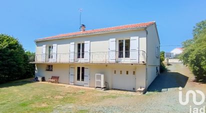 Maison 6 pièces de 135 m² à Saint-Michel-le-Cloucq (85200)