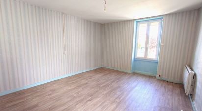 House 3 rooms of 74 m² in Lussac-les-Églises (87360)