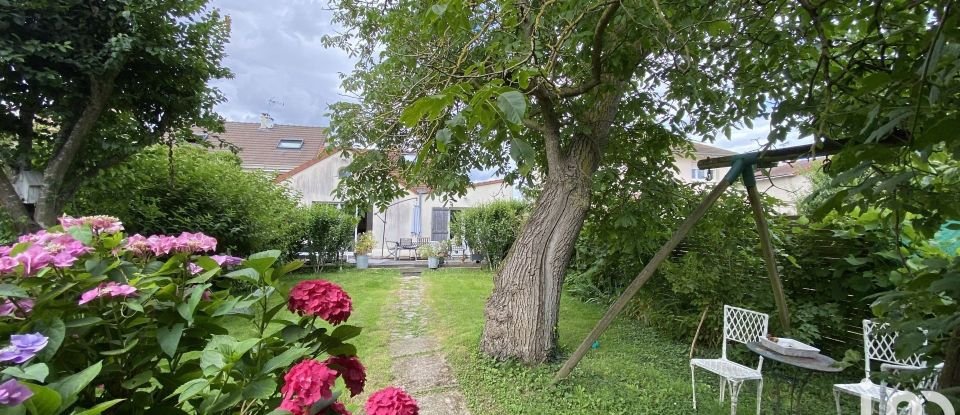 Maison 6 pièces de 126 m² à Magny-les-Hameaux (78114)