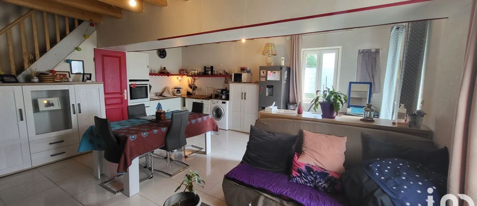 House 3 rooms of 61 m² in Saint-Silvain-sous-Toulx (23140)