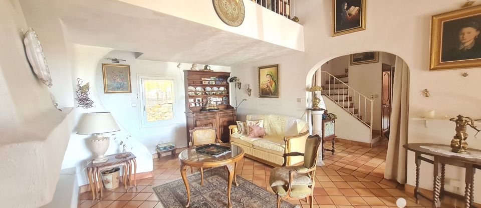 Traditional house 6 rooms of 130 m² in Sanary-sur-Mer (83110)