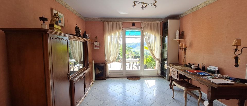 Traditional house 6 rooms of 130 m² in Sanary-sur-Mer (83110)