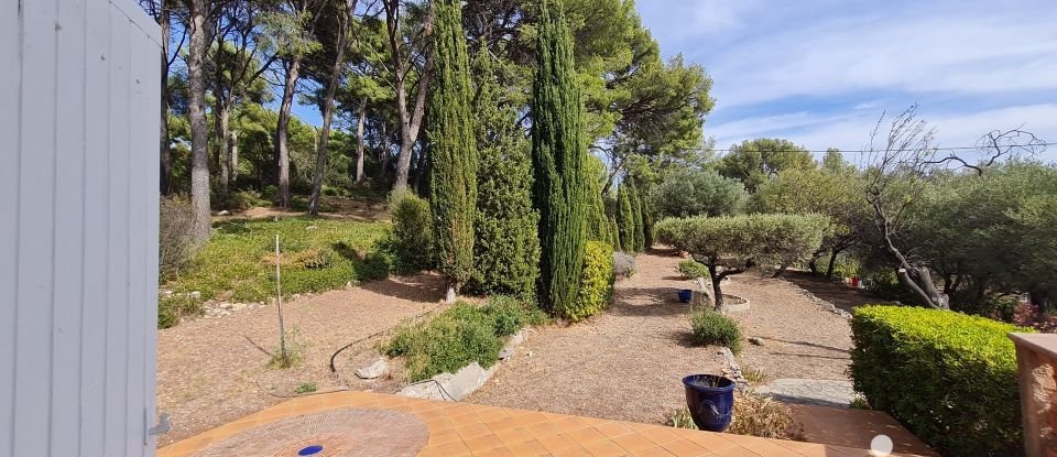 Traditional house 6 rooms of 130 m² in Sanary-sur-Mer (83110)