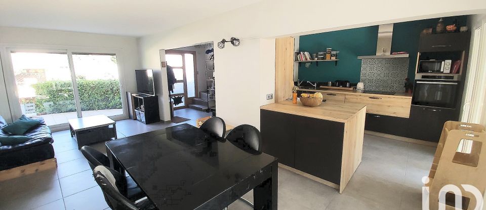 Maison traditionnelle 5 pièces de 110 m² à Saint-Martin-la-Plaine (42800)