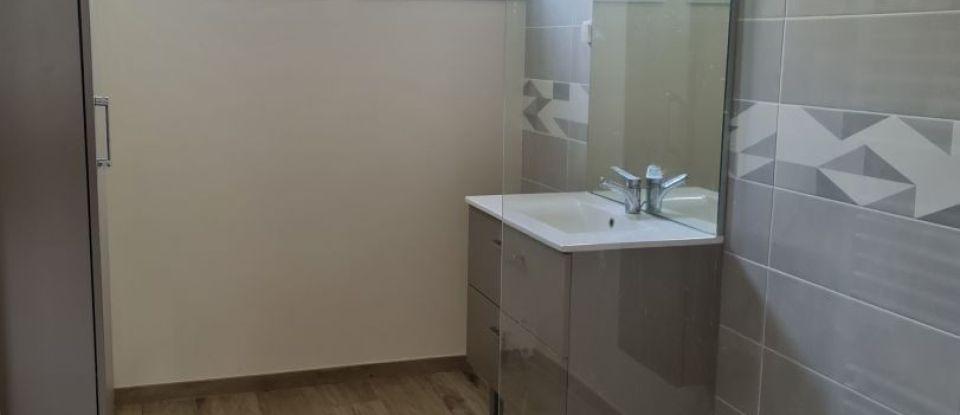 Maison 4 pièces de 88 m² à Saint-Saturnin (72650)