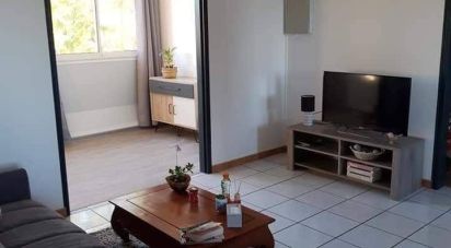 Apartment 6 rooms of 3 m² in Le Tampon (97430)