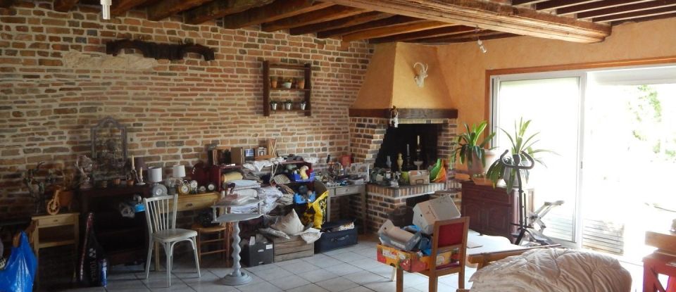 House 6 rooms of 155 m² in Nouan-le-Fuzelier (41600)