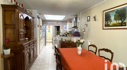 House 4 rooms of 77 m² in Croix (59170)