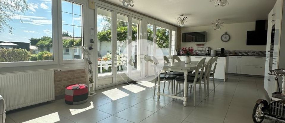 House 8 rooms of 159 m² in Arques (62510)