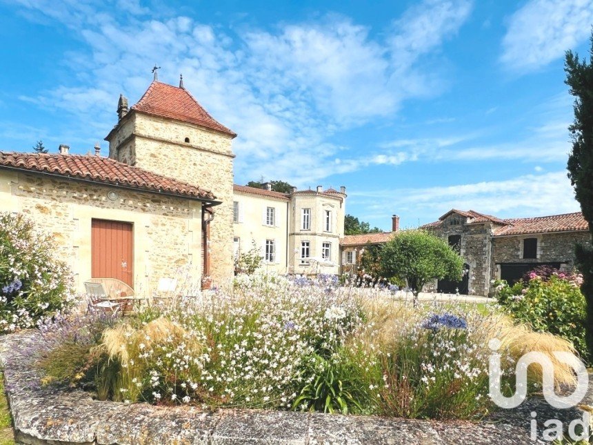 Castle 13 rooms of 500 m² in Sigournais (85110)