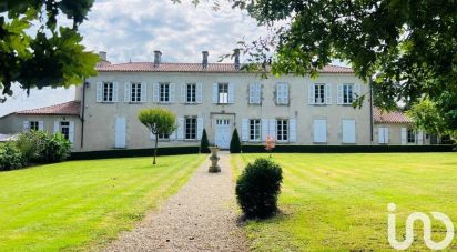 Castle 13 rooms of 500 m² in Sigournais (85110)