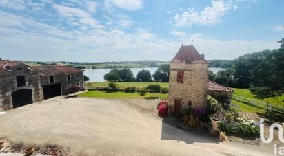 Castle 13 rooms of 500 m² in Sigournais (85110)