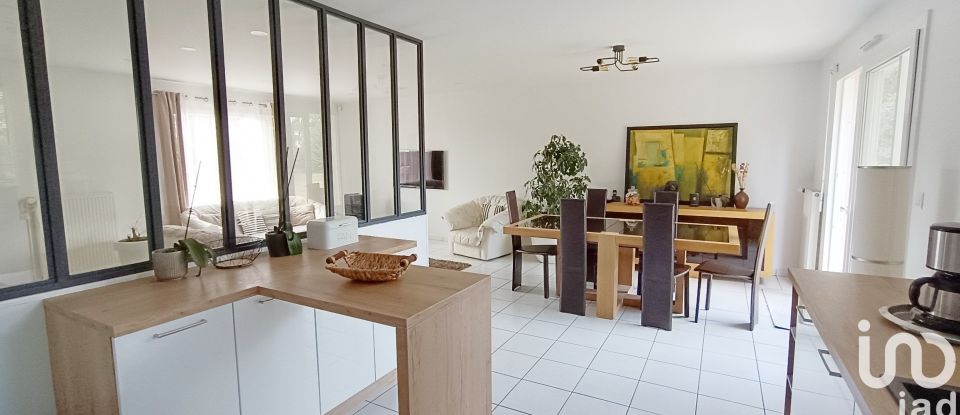 Maison 5 pièces de 110 m² à Mazières-de-Touraine (37130)