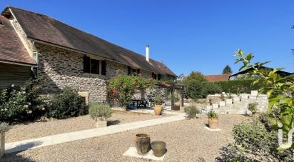 Country house 13 rooms of 315 m² in Chalais (24800)