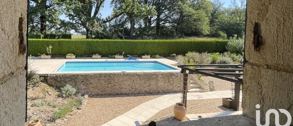 Country house 13 rooms of 315 m² in Chalais (24800)