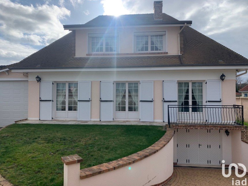 Maison 4 pièces de 140 m² à Rosny-sur-Seine (78710)