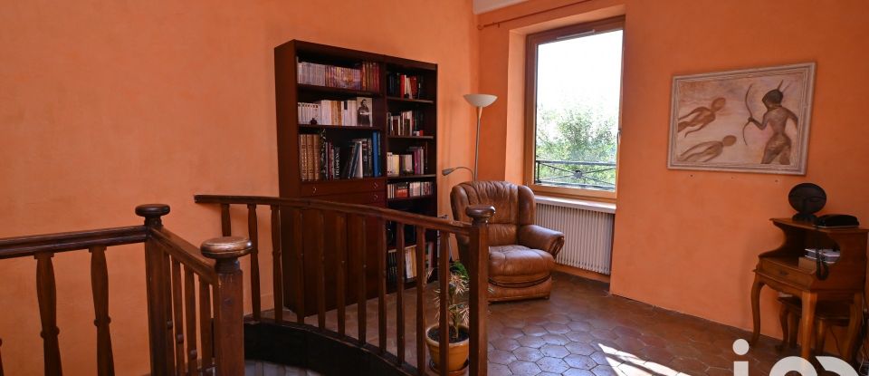 Traditional house 10 rooms of 212 m² in Brindas (69126)