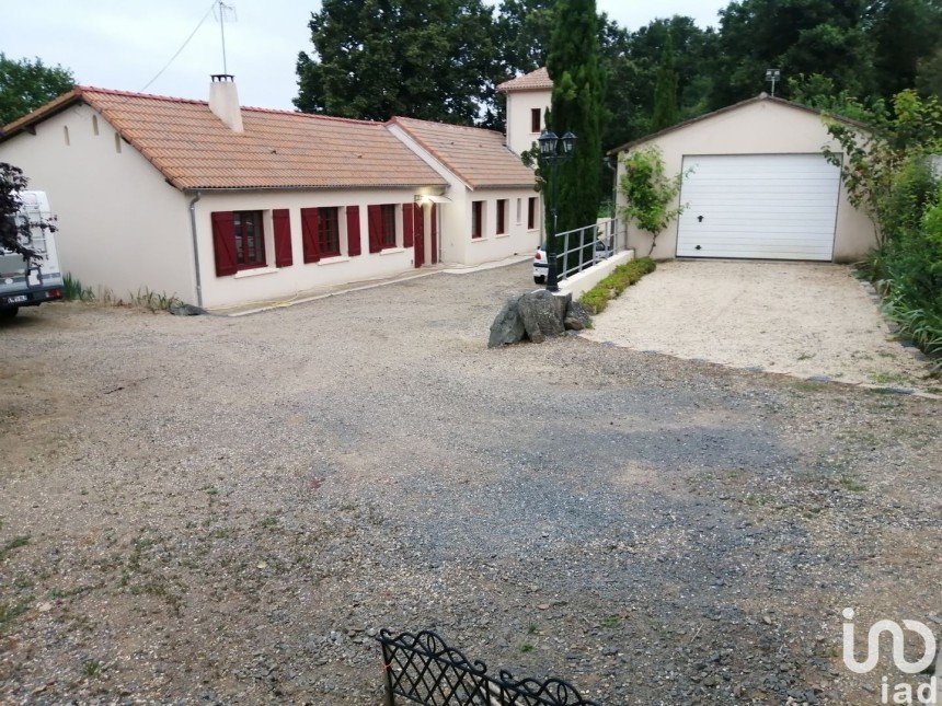 House 6 rooms of 150 m² in LORETZ D'ARGENTON (79290)