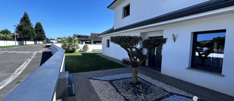 Maison 5 pièces de 152 m² à Serres-Castet (64121)