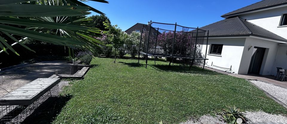 Maison 5 pièces de 152 m² à Serres-Castet (64121)