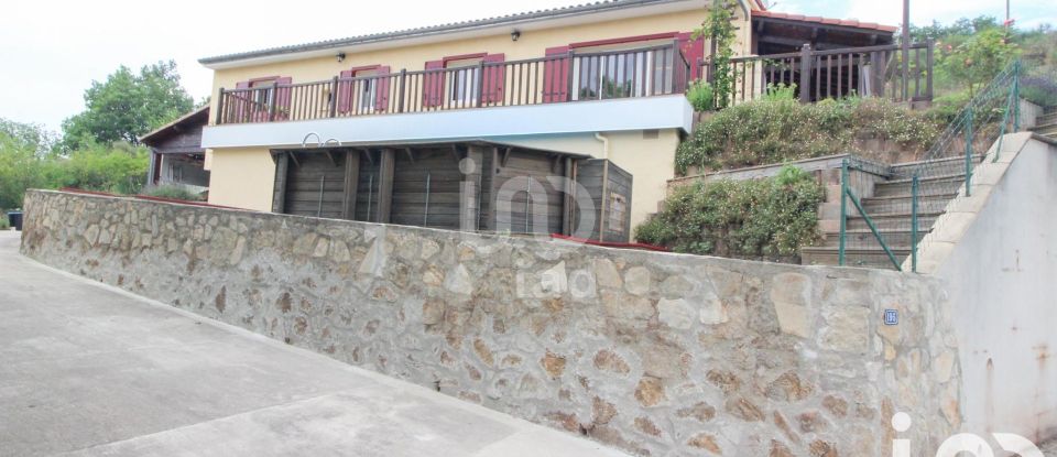 Maison 4 pièces de 118 m² à Vabres-l'Abbaye (12400)