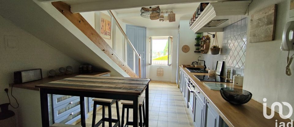 Duplex 3 rooms of 86 m² in Beaumont-de-Pertuis (84120)