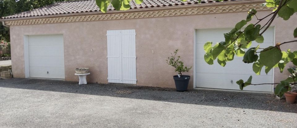 House 4 rooms of 136 m² in Saint-Pierre-d'Eyraud (24130)