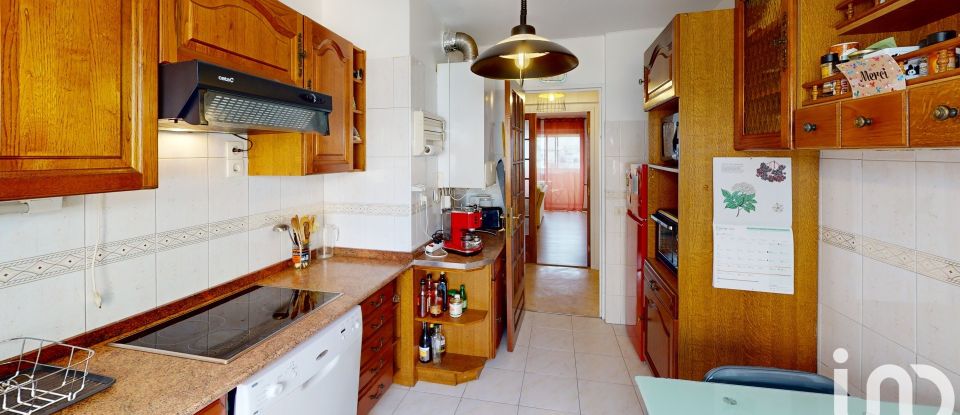 Apartment 4 rooms of 86 m² in Pau (64000)