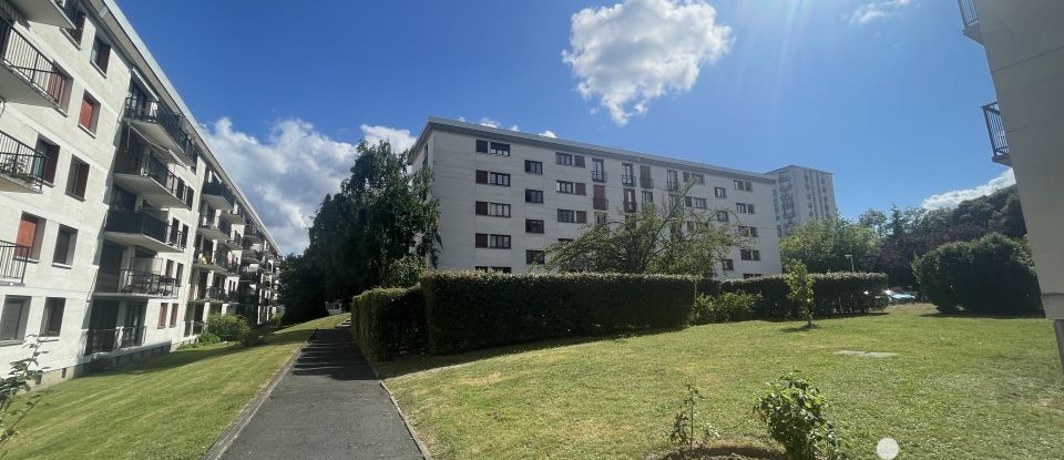 Apartment 4 rooms of 70 m² in Joué-lès-Tours (37300)