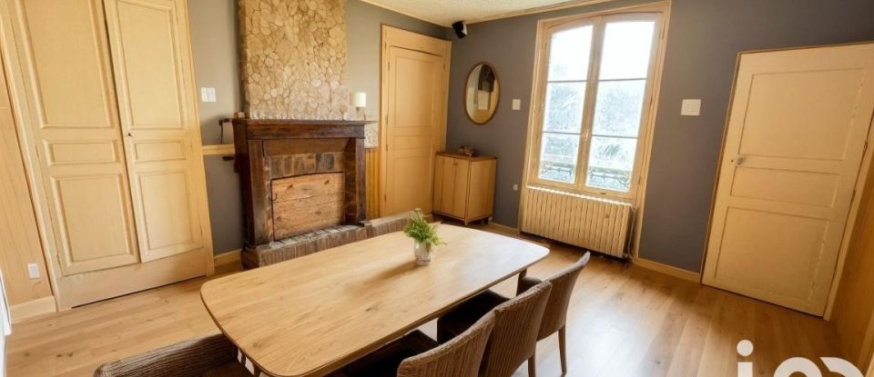 House 7 rooms of 184 m² in Villeneuve-les-Bordes (77154)