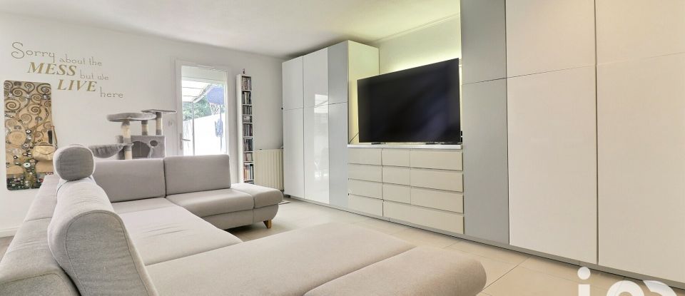 Maison 6 pièces de 115 m² à Simiane-Collongue (13109)