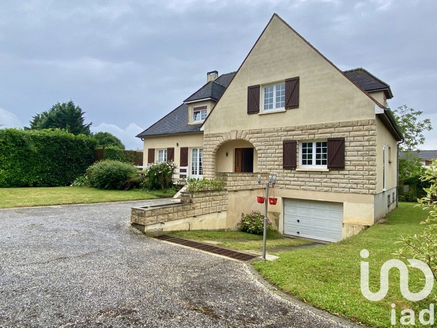 Traditional house 9 rooms of 230 m² in Mareuil-lès-Meaux (77100)