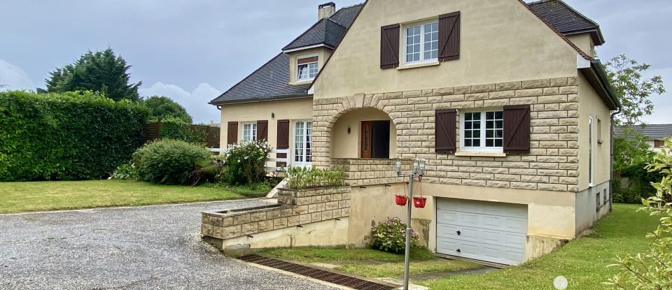 Maison traditionnelle 9 pièces de 230 m² à Mareuil-lès-Meaux (77100)