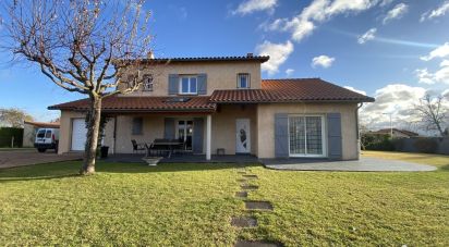 House 6 rooms of 165 m² in Saint-Bonnet-près-Riom (63200)