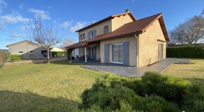 House 6 rooms of 165 m² in Saint-Bonnet-près-Riom (63200)