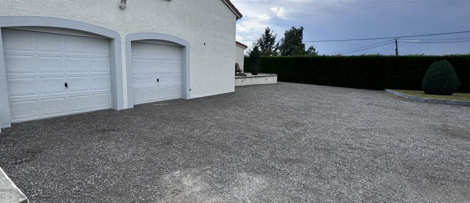 Maison traditionnelle 6 pièces de 204 m² à Monistrol-sur-Loire (43120)