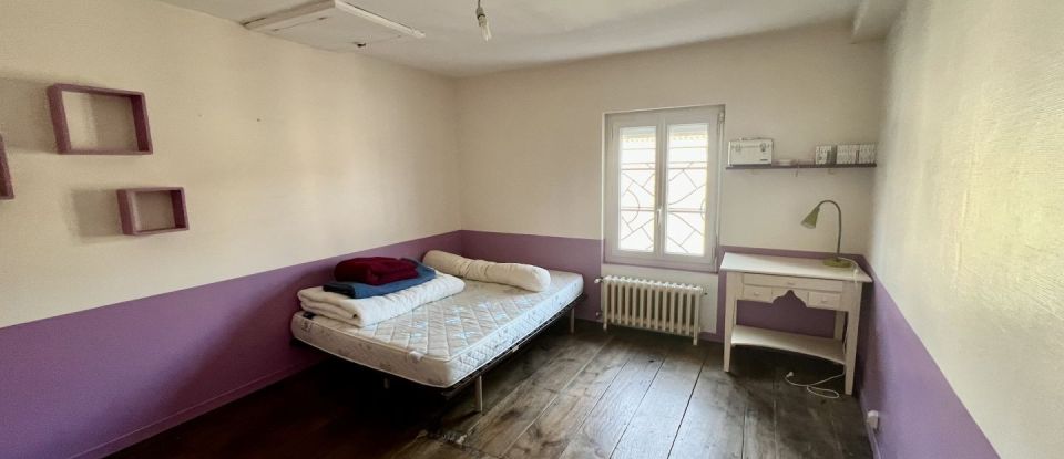 Maison 8 pièces de 210 m² à Ruelle-sur-Touvre (16600)