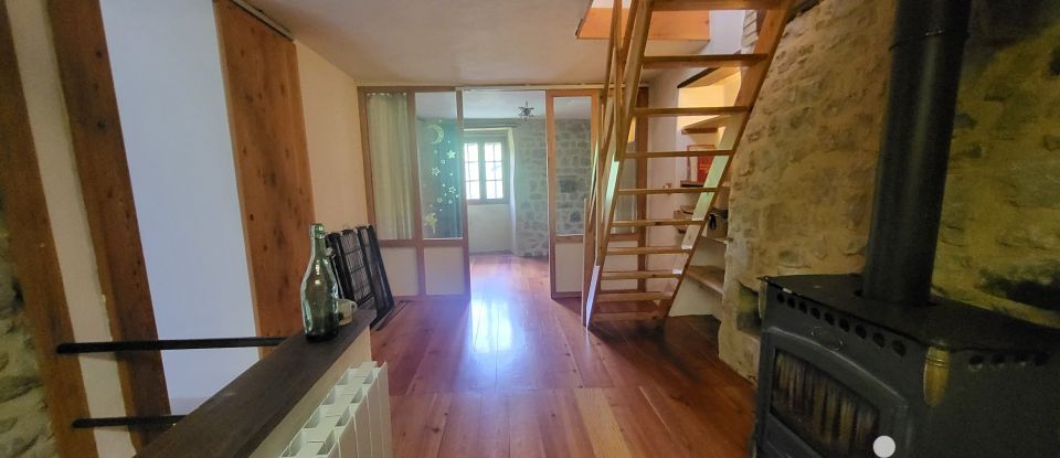 Maison 5 pièces de 78 m² à Rosans (05150)