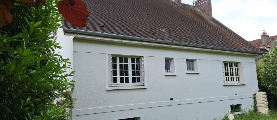 Maison traditionnelle 6 pièces de 165 m² à Moisselles (95570)