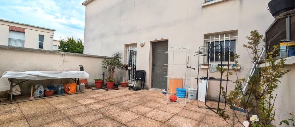 Duplex 4 pièces de 88 m² à Stains (93240)