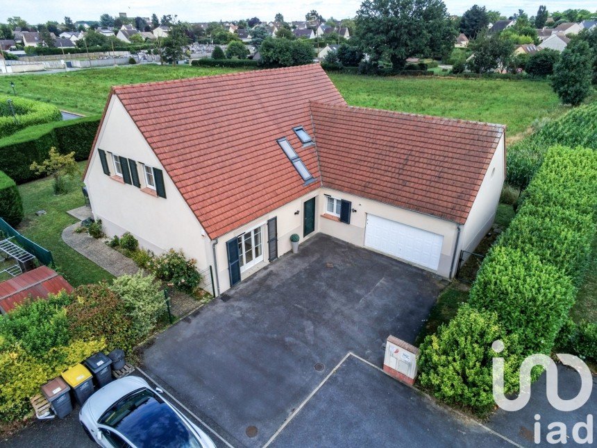 Pavillon 7 pièces de 225 m² à Dammartin-en-Goële (77230)