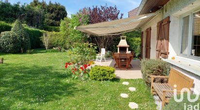 Traditional house 10 rooms of 224 m² in Élancourt (78990)