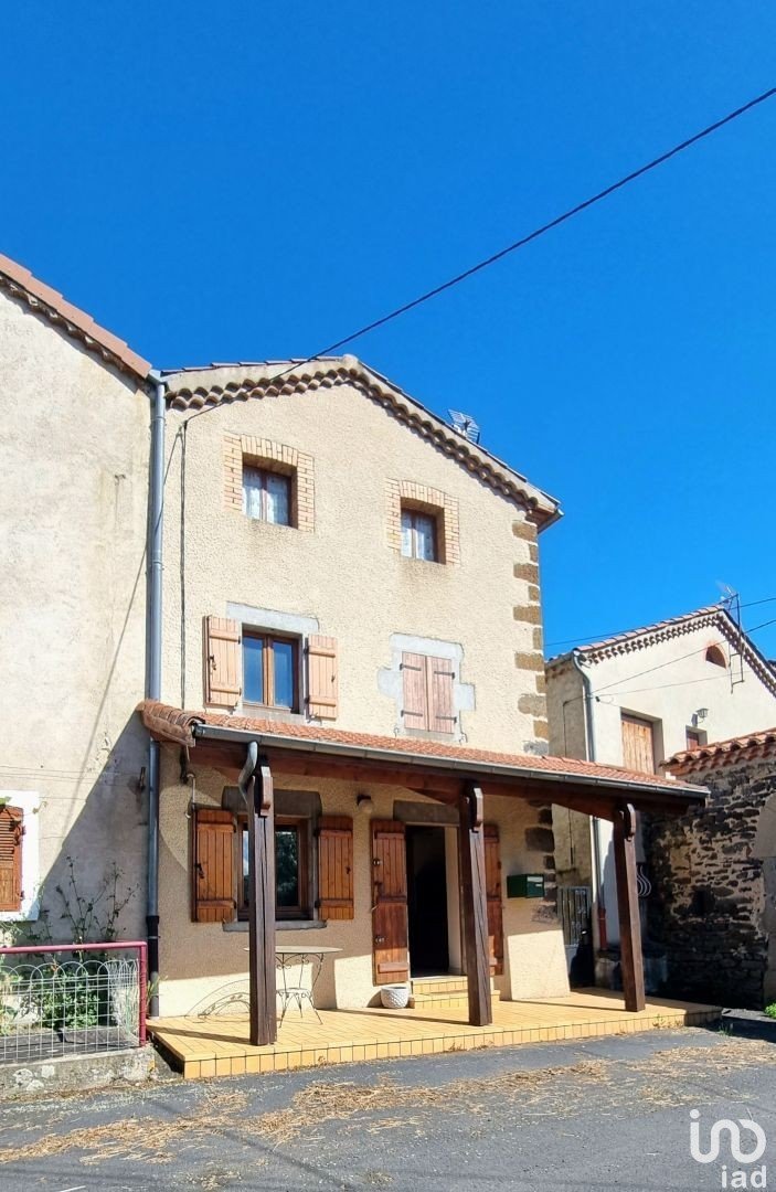 Village house 3 rooms of 69 m² in Mazeyrat-d'Allier (43300)